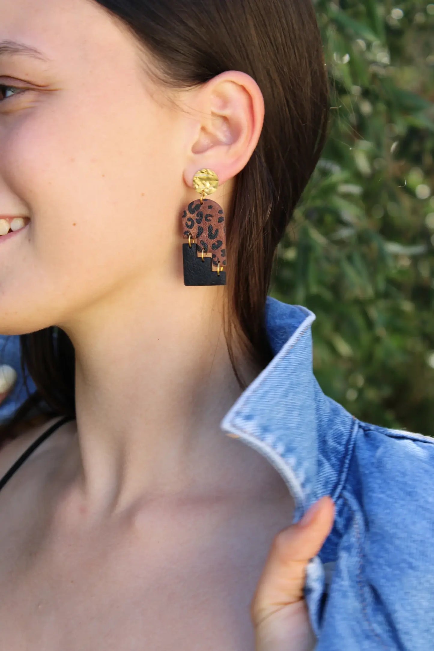 "Staggering leopard" earrings