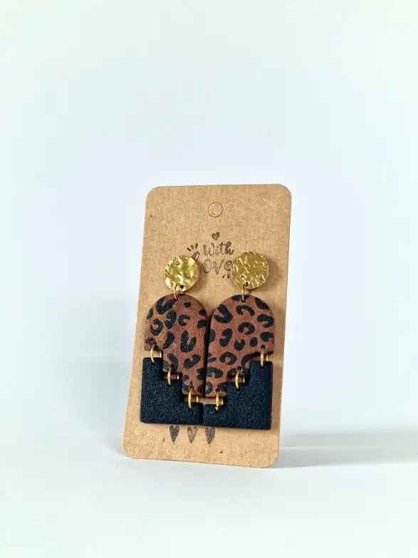 "Staggering leopard" earrings