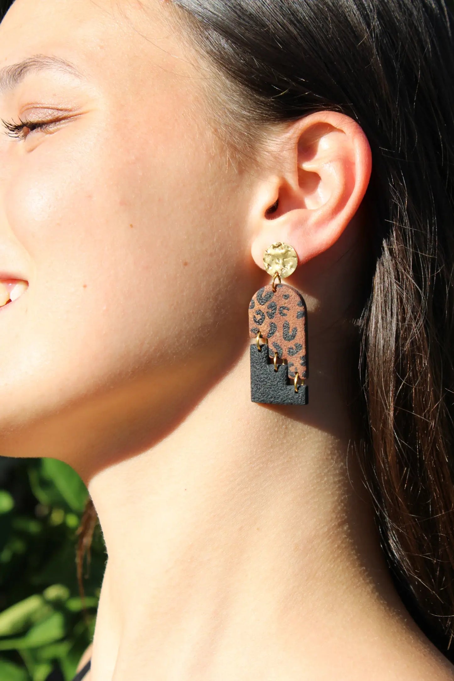 "Staggering leopard" earrings