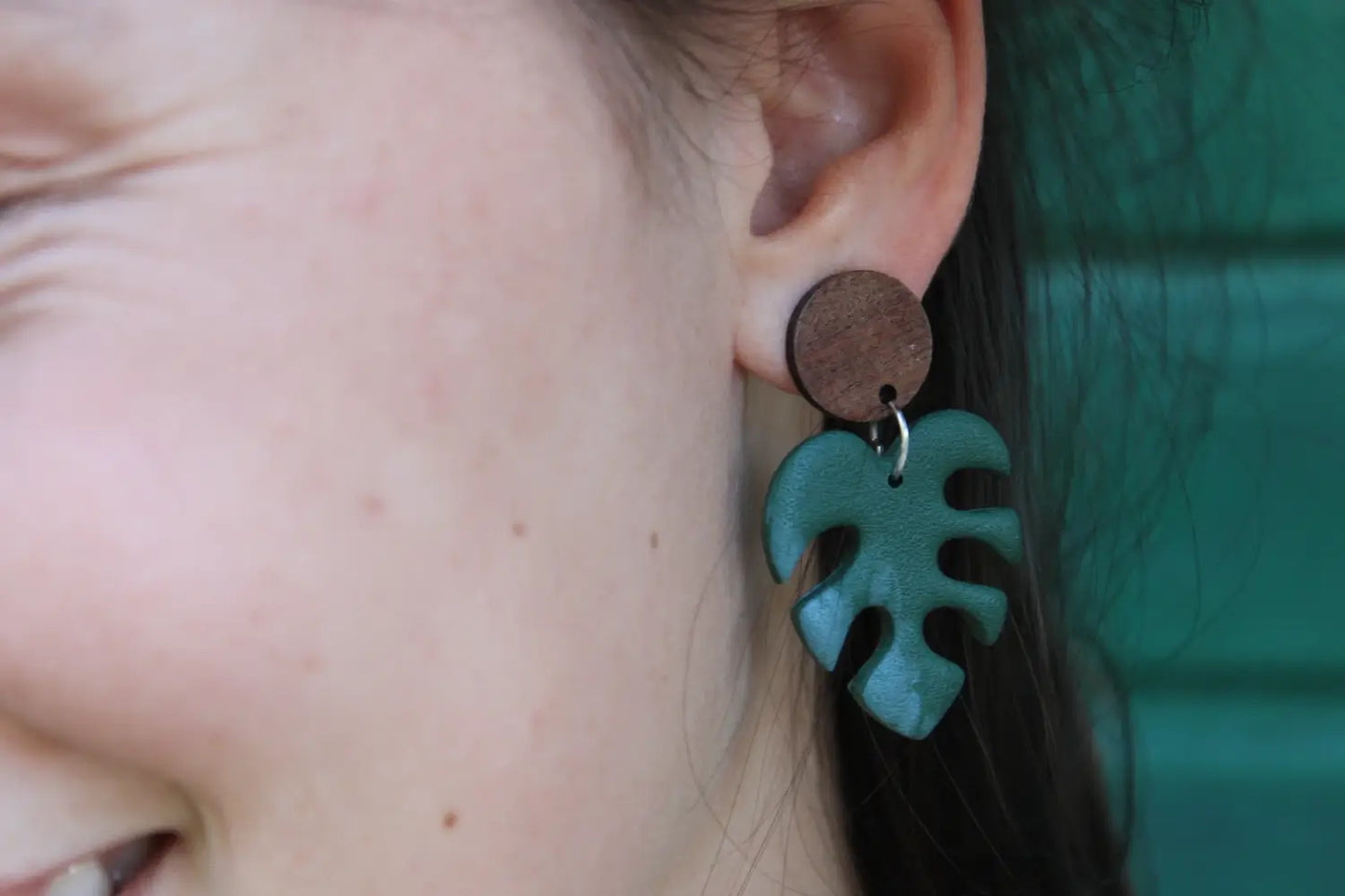 "Dangling monstera" earrings