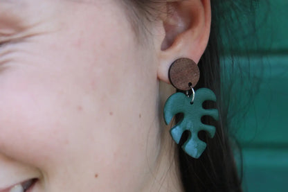 "Dangling monstera" earrings