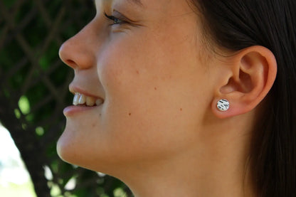 Uhani "Neujemajoči II"