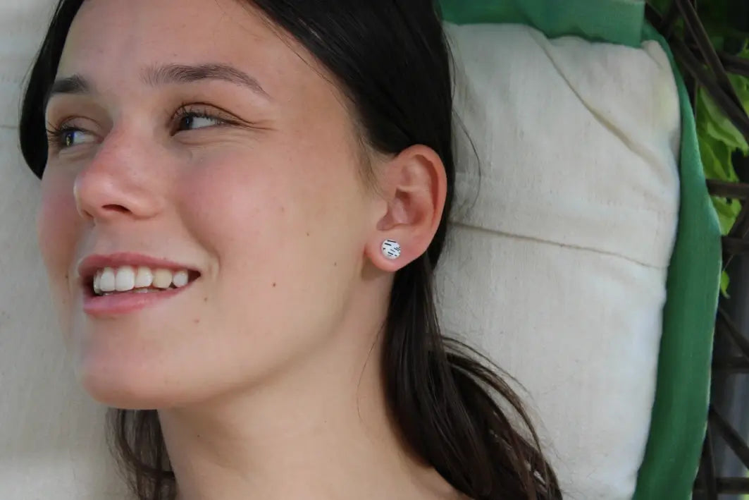 Uhani "Neujemajoči II"