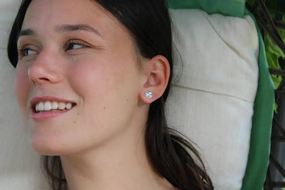 Uhani "Neujemajoči II"